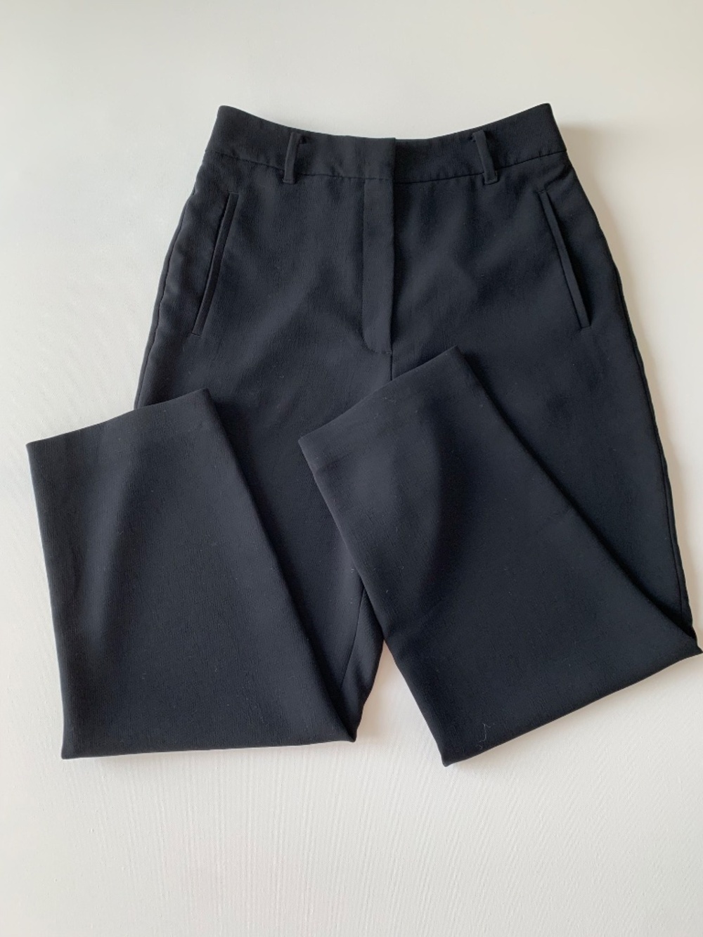 Wilfred by Aritzia Trousers Size 10 in Black Japanese Crepette Fabric